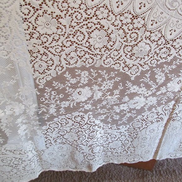Floral Lace Tablecloth ~ Beige Lace Rectangle 87 x 65 ~ Beautiful! - Picture 11 of 16